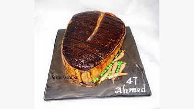 Gâteau d'anniversaire paris original pour les 47 ans de Ahmed steak bien cuit legumes caramel beurre salé bescuit chocolat paris